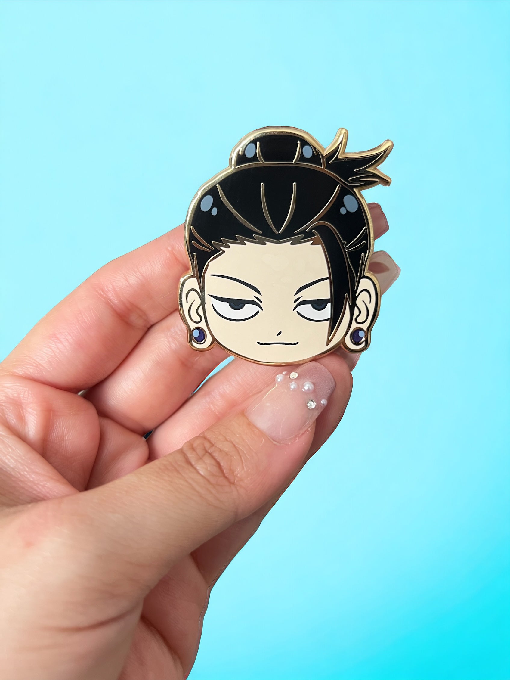 Suguru chibi head pin